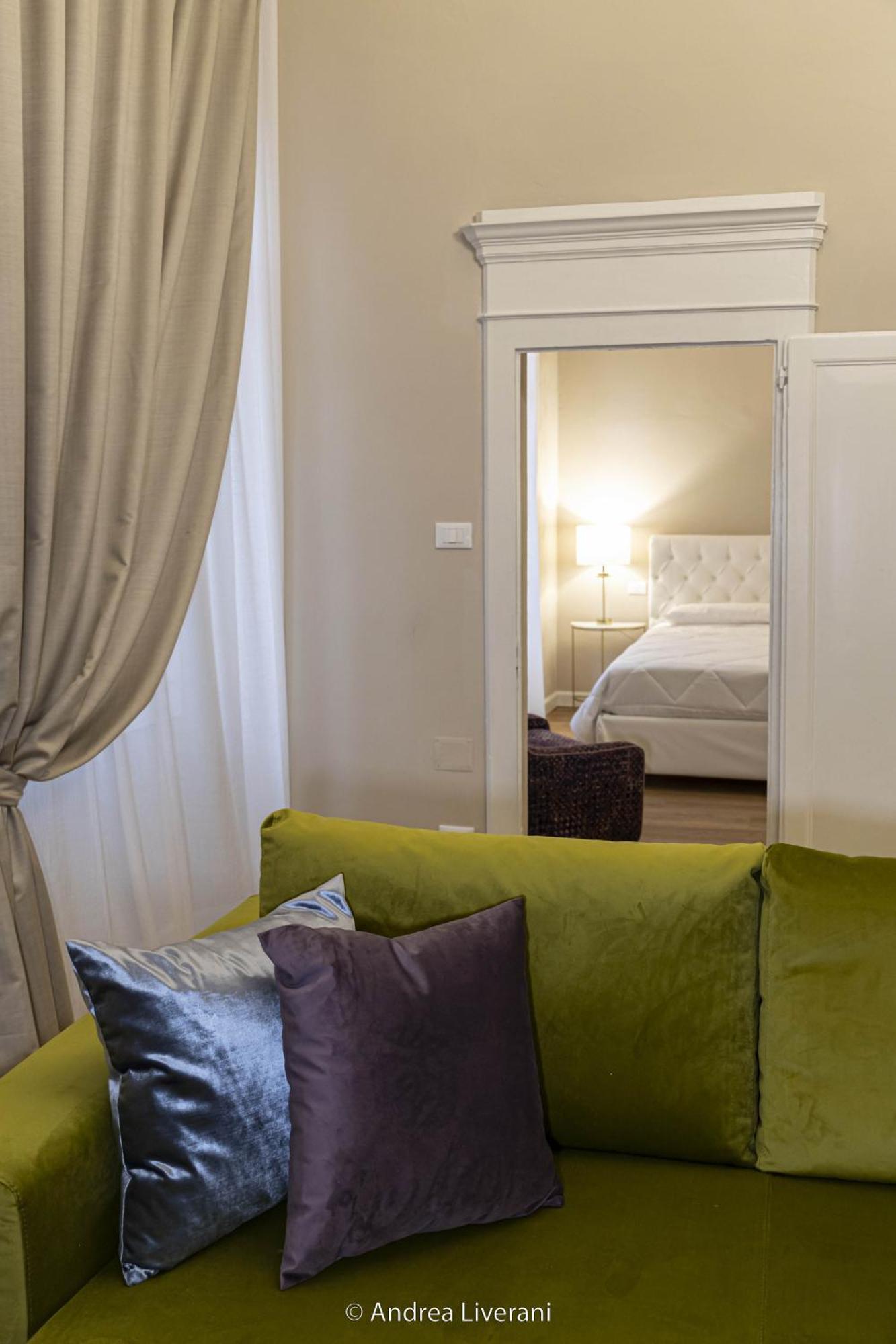 Sibilla Suite Apartment - Via Oberdan 13 Bolonia Exterior foto